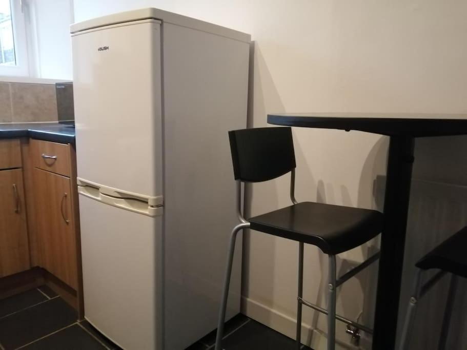 Stylish One Bed Flat With Private Parking Appartement Aberdeen Buitenkant foto