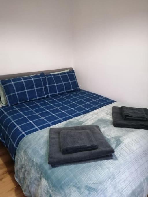 Stylish One Bed Flat With Private Parking Appartement Aberdeen Buitenkant foto