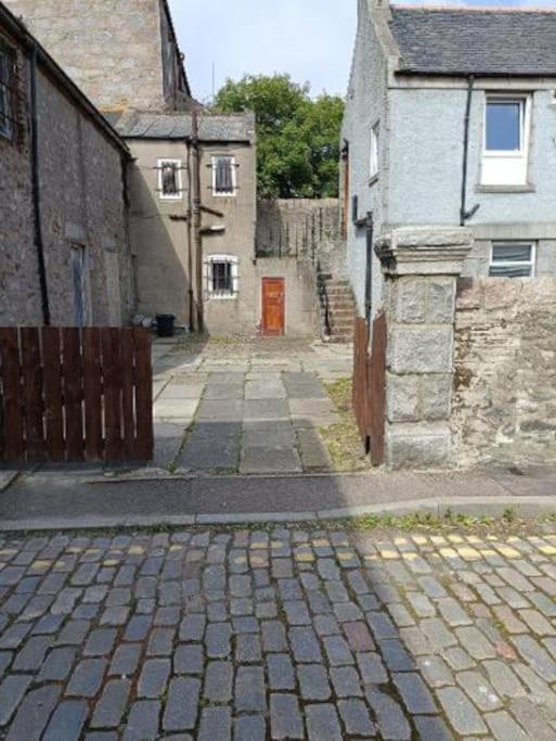 Stylish One Bed Flat With Private Parking Appartement Aberdeen Buitenkant foto